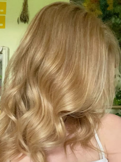 Vopsea Profesională Blond Auriu 8.3