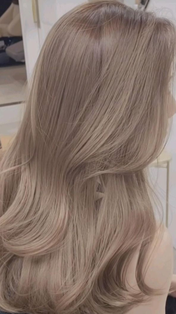 Vopsea de par Blond cenusiu deschis 8.1